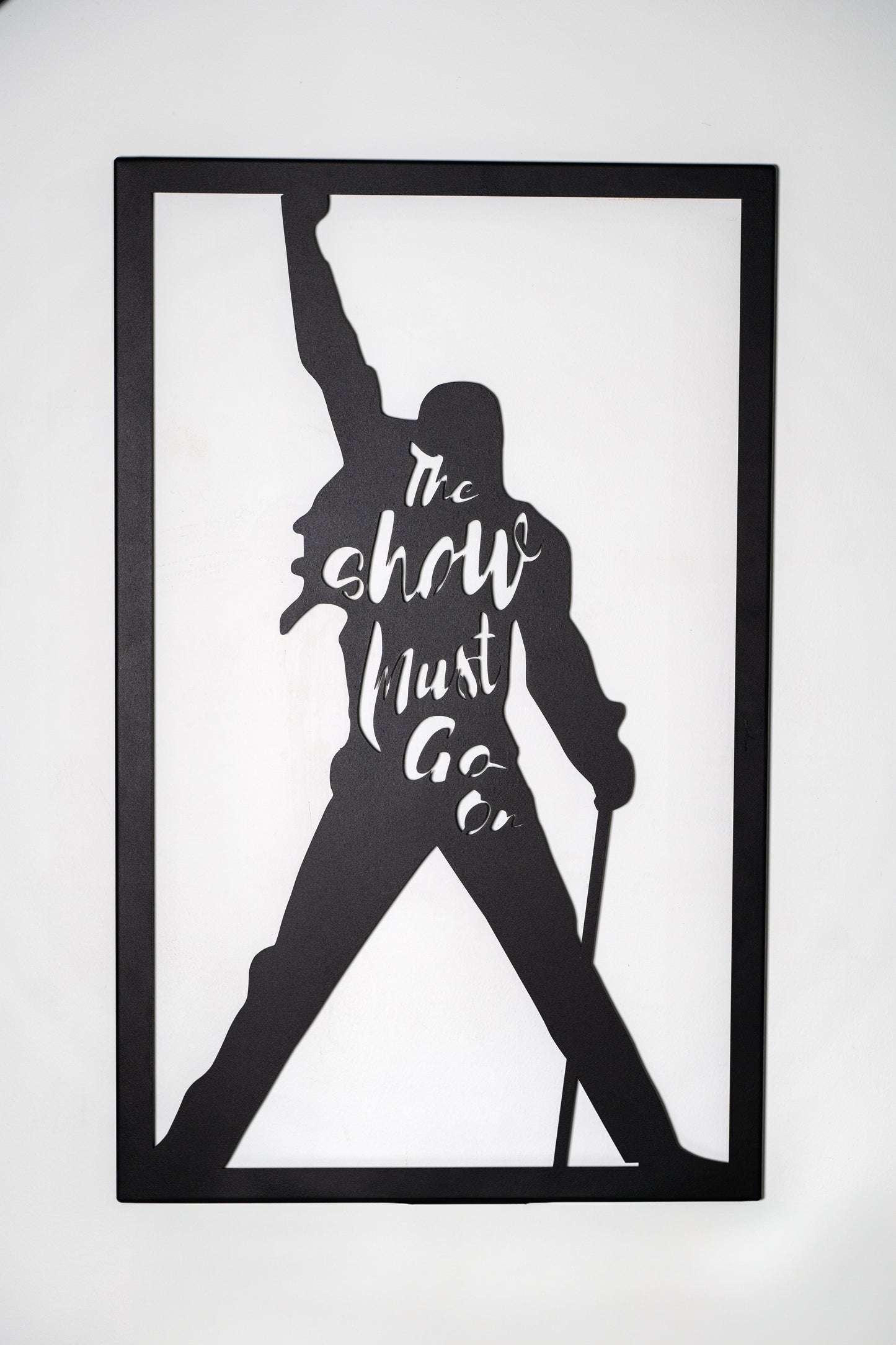 Scultura in Metallo "Icona Rock Leggendaria" – Arte Murale Freddie Mercury in Acciaio