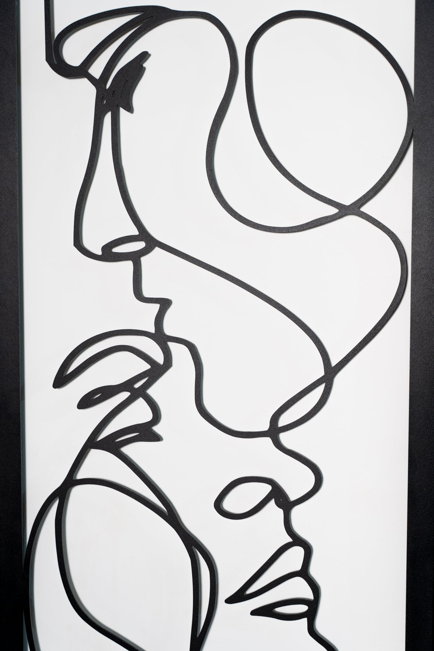 Scultura in Metallo "Passione Eterna" - Arte Murale Romantica per Arredamento Moderno