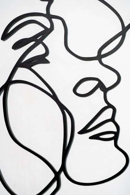 Scultura in Metallo "Passione Eterna" - Arte Murale Romantica per Arredamento Moderno